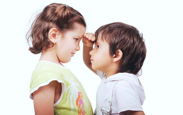 dấu hiệu trẻ phát triển không bình thường dấu hiệu trẻ phát triển không bình thường