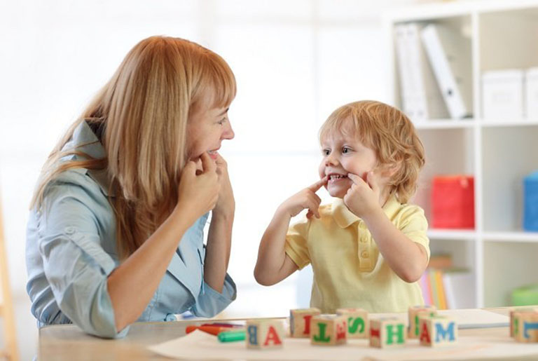 dấu hiệu trẻ phát triển không bình thường dấu hiệu trẻ phát triển không bình thường