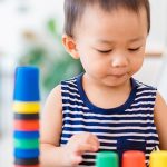 dạy con theo phương pháp Montessori