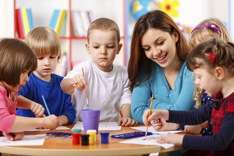 Giáo viên cần làm gì khi gặp trẻ tự kỷ Giáo viên cần làm gì khi gặp trẻ tự kỷ