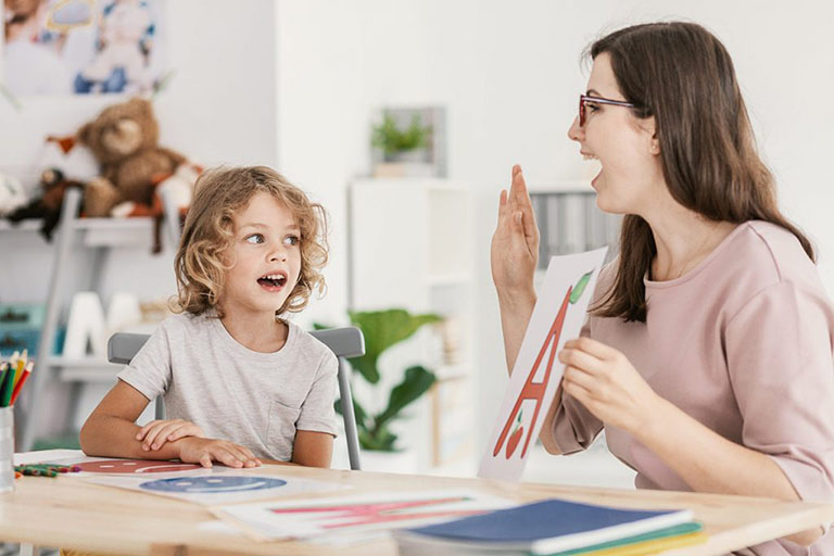 Các tật về phát triển vận động ở trẻ Các tật về phát triển vận động ở trẻ