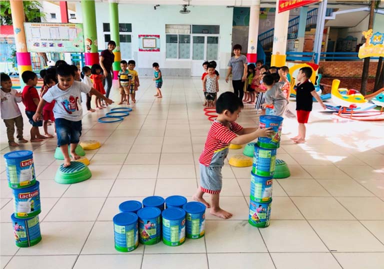 Các kỹ năng xã hội cần thiết cho trẻ tự kỷ Các kỹ năng xã hội cần thiết cho trẻ tự kỷ