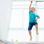 phân biệt trẻ tăng động và hiếu động