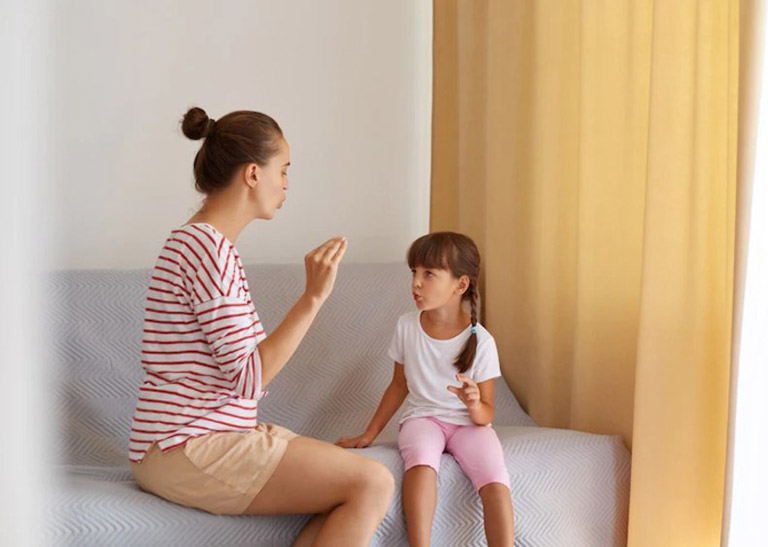 Âm ngữ trị liệu cho trẻ chậm nói Âm ngữ trị liệu cho trẻ chậm nói