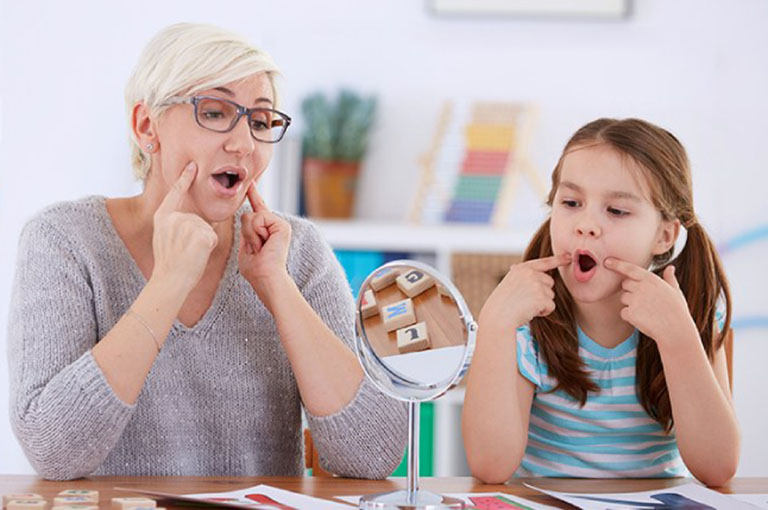 Âm ngữ trị liệu cho trẻ chậm nói Âm ngữ trị liệu cho trẻ chậm nói