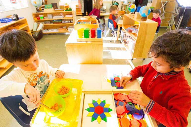 phương pháp Reggio Emilia và Montessori phương pháp Reggio Emilia và Montessori