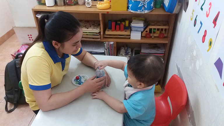 Trẻ không phản ứng khi gọi tên có phải biểu hiện của tự kỷ Trẻ không phản ứng khi gọi tên có phải biểu hiện của tự kỷ