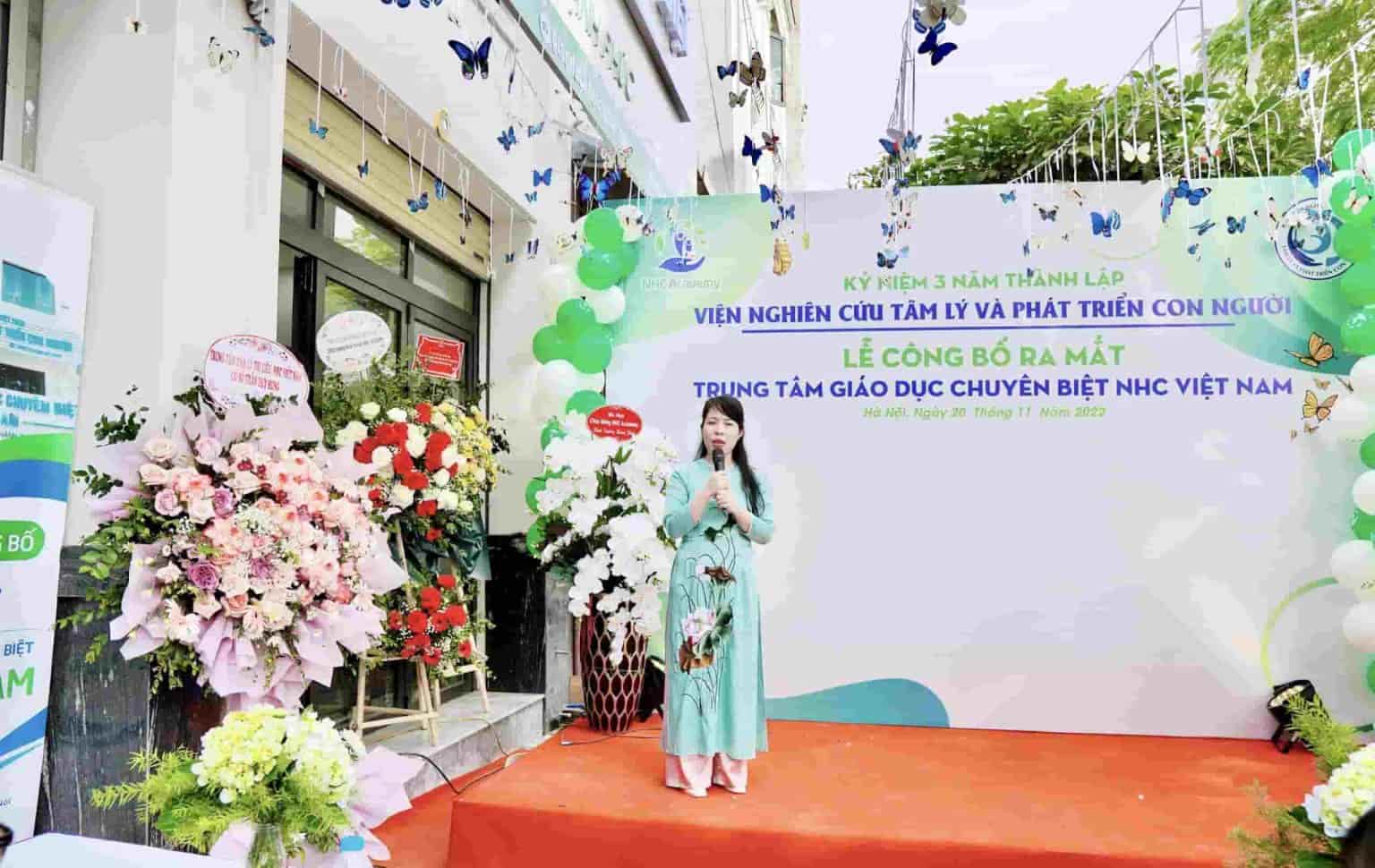 TS. Đinh Thanh Tuyến – Chủ tịch Hội đồng Viện Nghiên cứu Tâm lý và Phát triển Con người chia sẻ tại buổi lễ