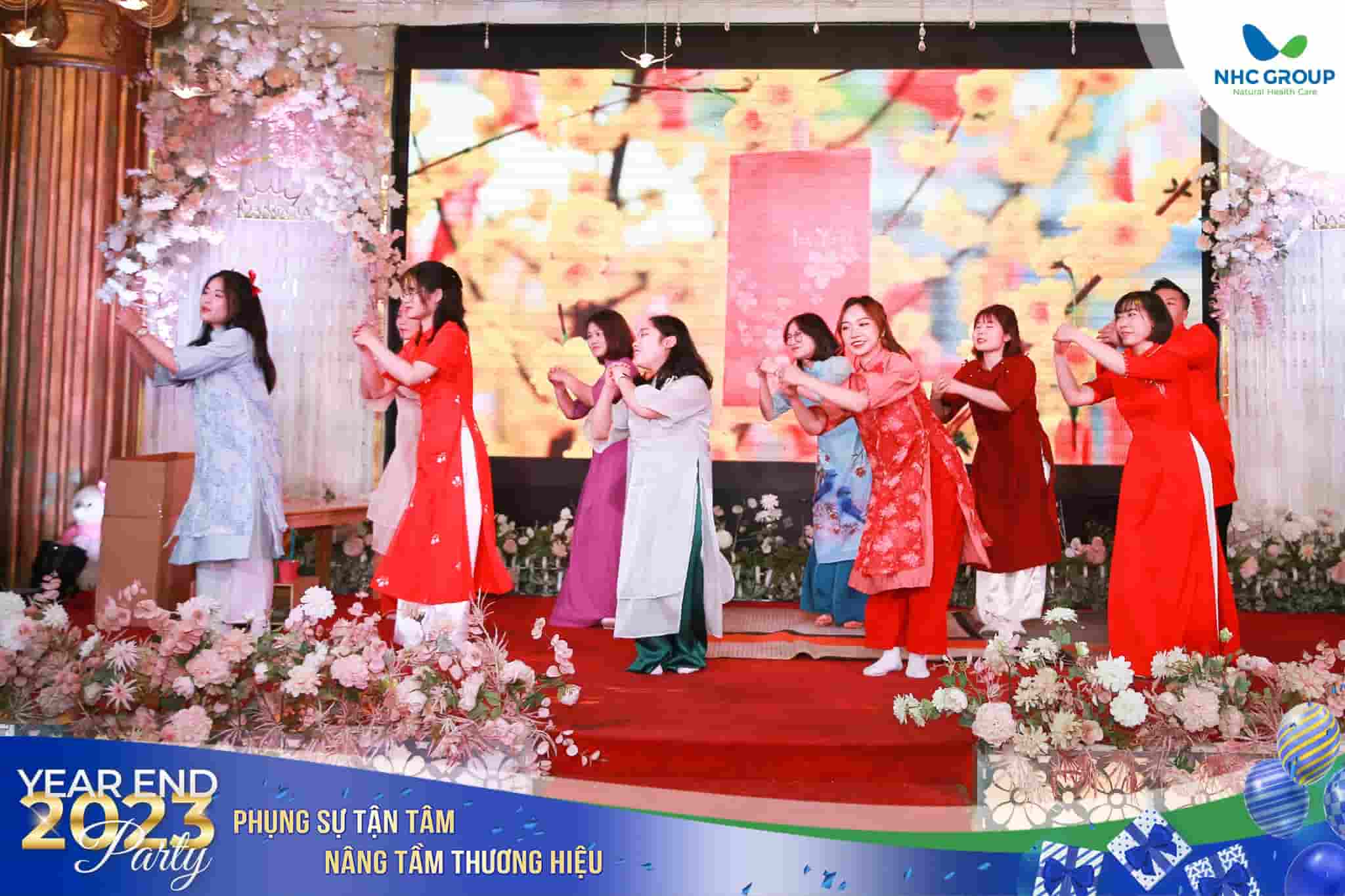 Kịch & nhảy "Ngày xuân long phụng sum vầy" - Trung tâm Tâm lý Giáo dục Chuyên biệt NHC Việt Nam