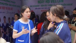 Ứng viên được trao đổi về những quyền lợi nhận được khi làm việc tại NHC Academy