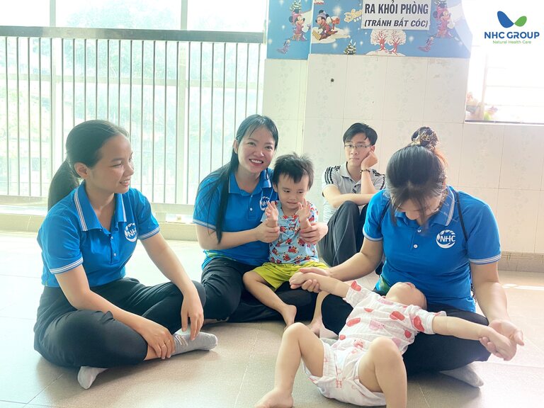 "Trao gửi yêu thương - Ươm mầm hạnh phúc" 