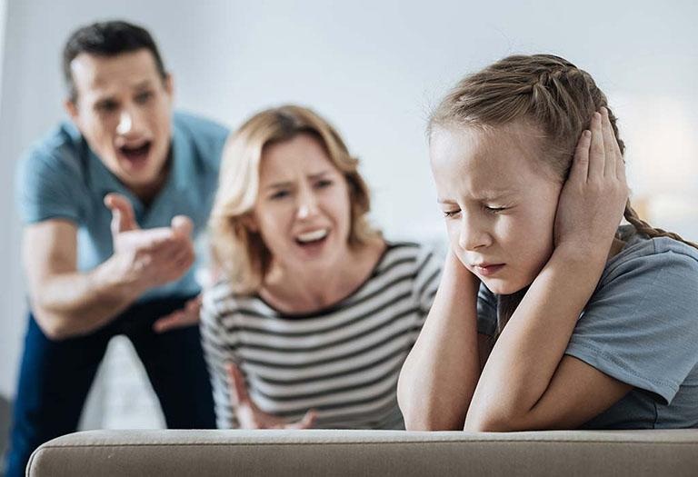 Có rất nhiều yếu tố khiến cảm xúc của trẻ bất ổn, rối loạn