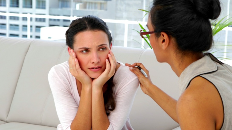 Bạn cần tìm đến bác sĩ hoặc chuyên gia tâm lý để được tư vấn, hỗ trợ