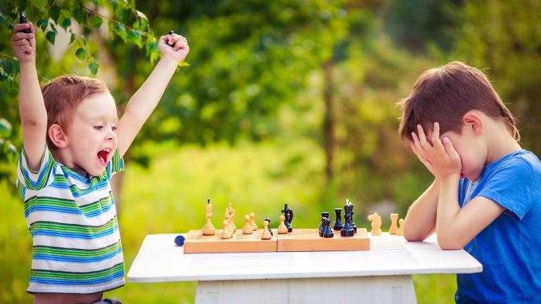 Đánh cờ có thể giúp trẻ rèn luyện khả năng tập trung