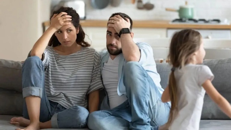 Trẻ mất tập trung, không thể ngồi yên một chỗ có thể là biểu hiện của ADHD