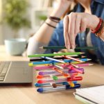 ADHD ở người lớn có thể liên quan đến yếu tố di truyền, mất cân bằng hóa chất sinh học não