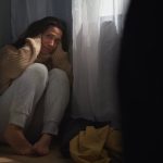 Người bị tâm thần phân liệt thường nghe và nhìn thấy nhìn âm thanh, hình ảnh không có thật